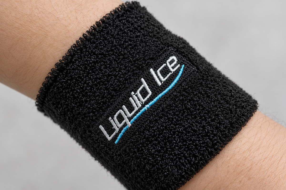 Liquid-Ice-Schweißband am Handgelenk